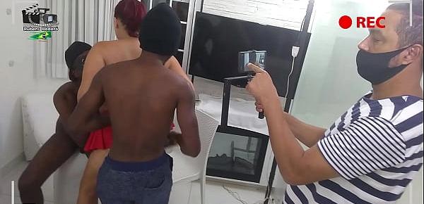  Making Of   Um afro brasileiro e o afro americano fudendo a milf bbw safada da bunda grande. ( Completo no xvideos red )